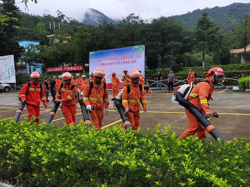 220607江门市自然资源局组织市属国有林场半专业队伍森林防火培训演练 (4).jpg